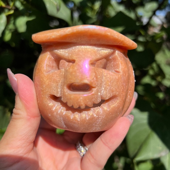 Sandstone (3) jack-o’-lantern pumpkin candleholder | crystal - Picture 1 of 13